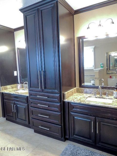 El Paso, Texas, 79935, United States, 4 Bedrooms Bedrooms, ,2 BathroomsBathrooms,Residential,For Sale,1923244
