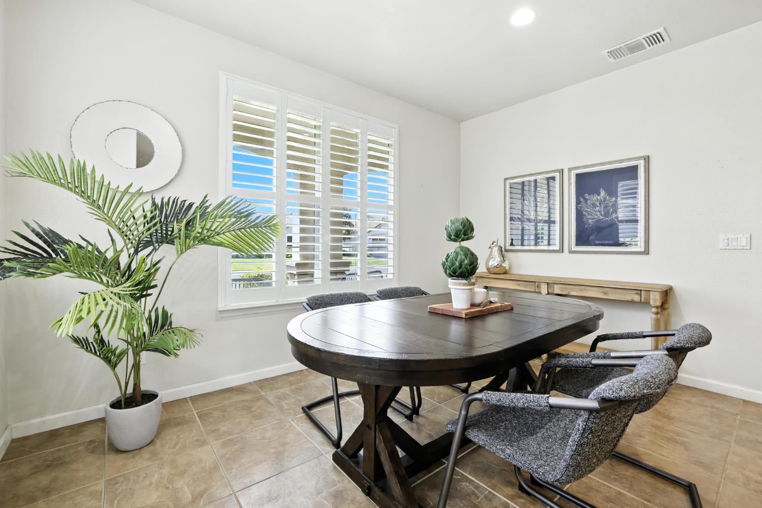 Elk Grove, California, 95757, United States, 2 Bedrooms Bedrooms, ,2 BathroomsBathrooms,Residential,For Sale,1901931