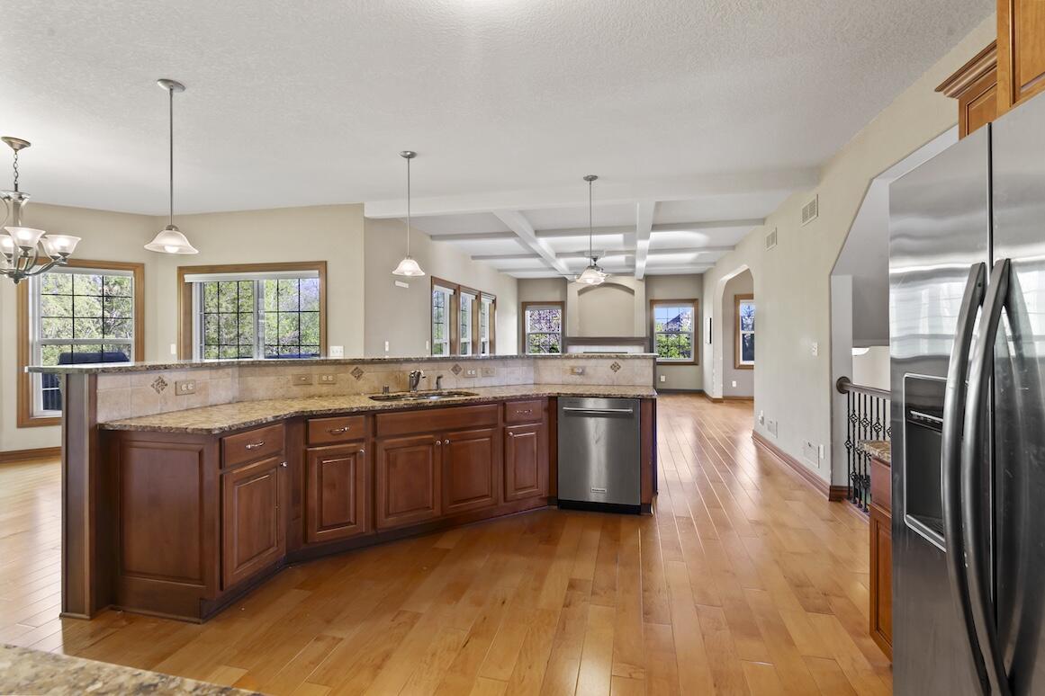 Menomonee Falls, Wisconsin, 53051, United States, 5 Bedrooms Bedrooms, ,4 BathroomsBathrooms,Residential,For Sale,1804805