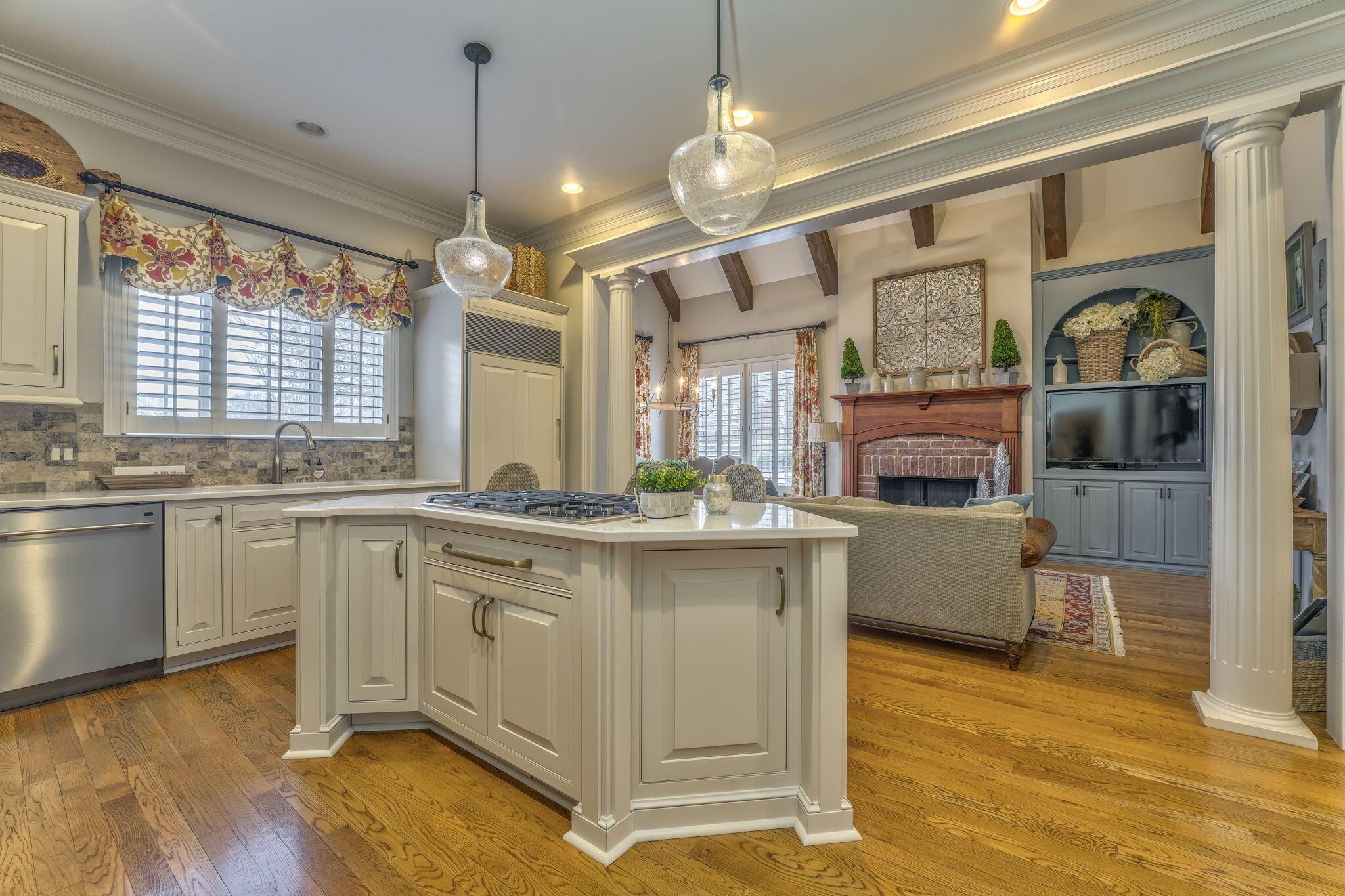 Dalton, Georgia, 30720, United States, 5 Bedrooms Bedrooms, ,7 BathroomsBathrooms,Residential,For Sale,1728707