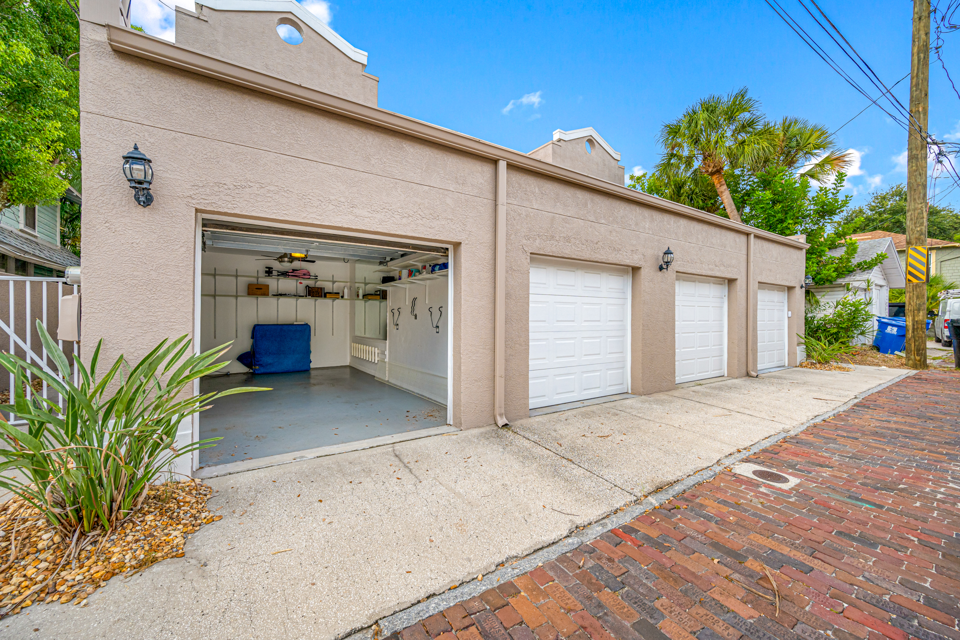 St Petersburg, Florida, 33701, United States, 3 Bedrooms Bedrooms, ,3 BathroomsBathrooms,Residential,For Sale,1979371