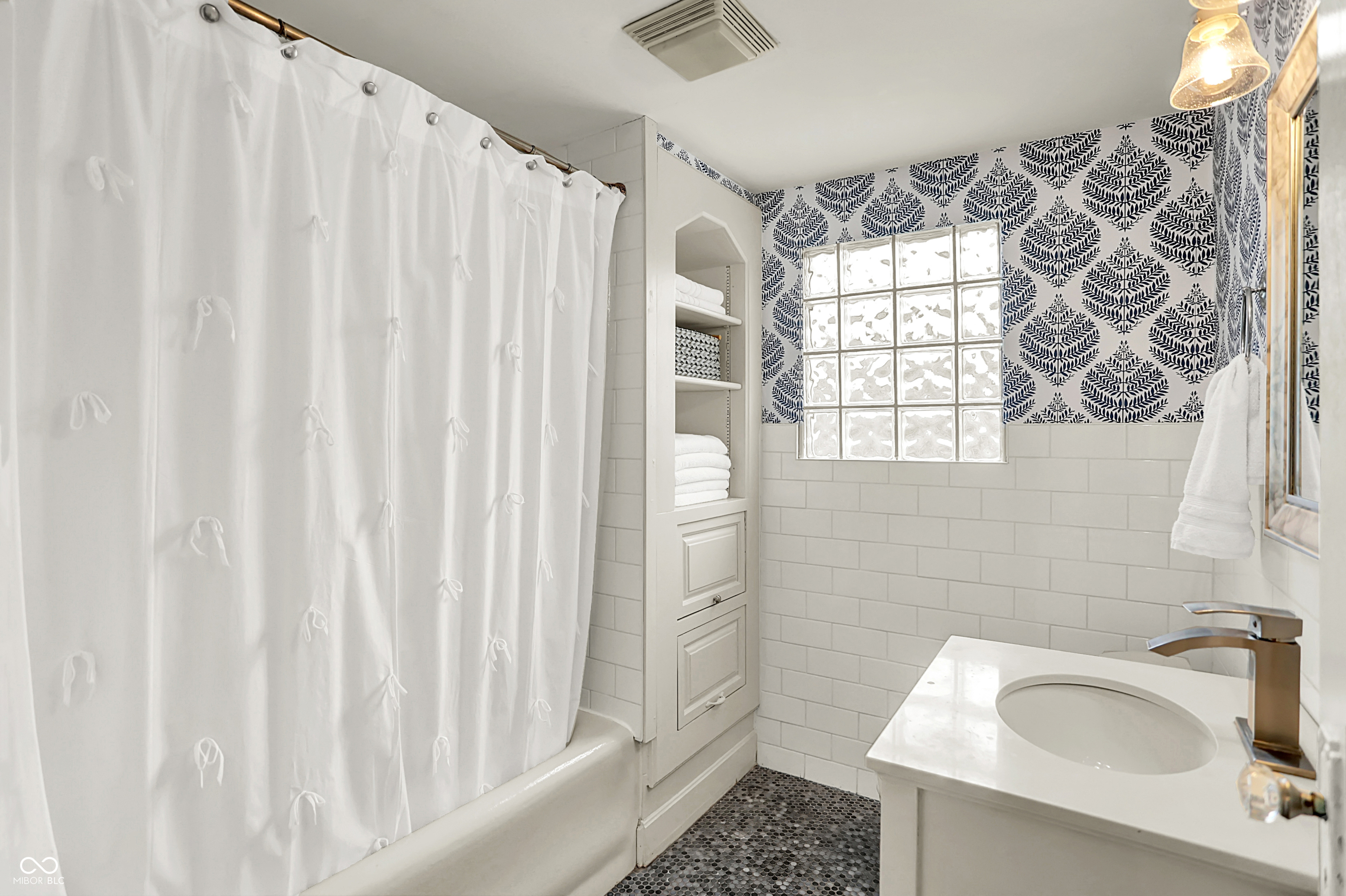 Indianapolis, Indiana, 46205, United States, 3 Bedrooms Bedrooms, ,2 BathroomsBathrooms,Residential,For Sale,2005360