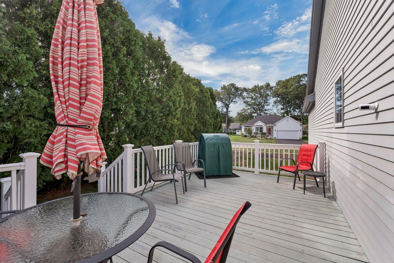 Seabrook, New Hampshire, 03874, United States, 3 Bedrooms Bedrooms, ,2 BathroomsBathrooms,Residential,For Sale,1986462