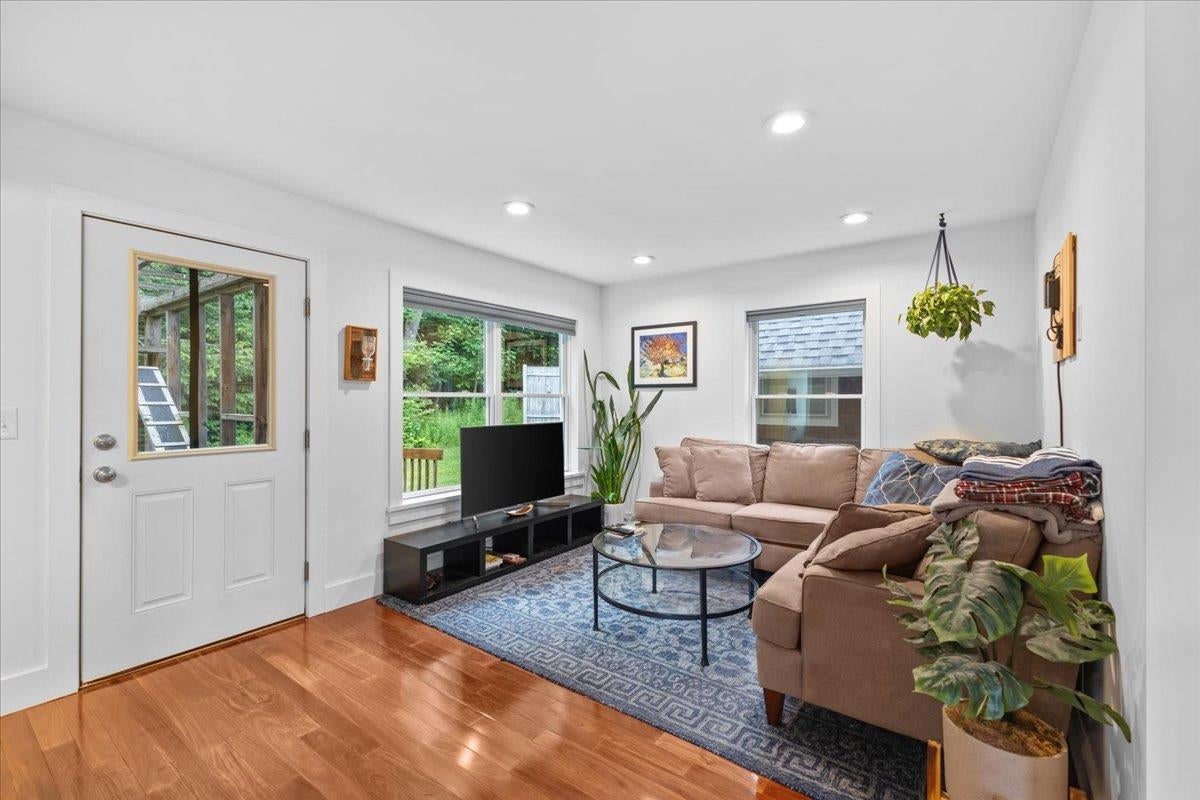 Stowe, Vermont, 05672, United States, 2 Bedrooms Bedrooms, ,1 BathroomBathrooms,Residential,For Sale,1908811