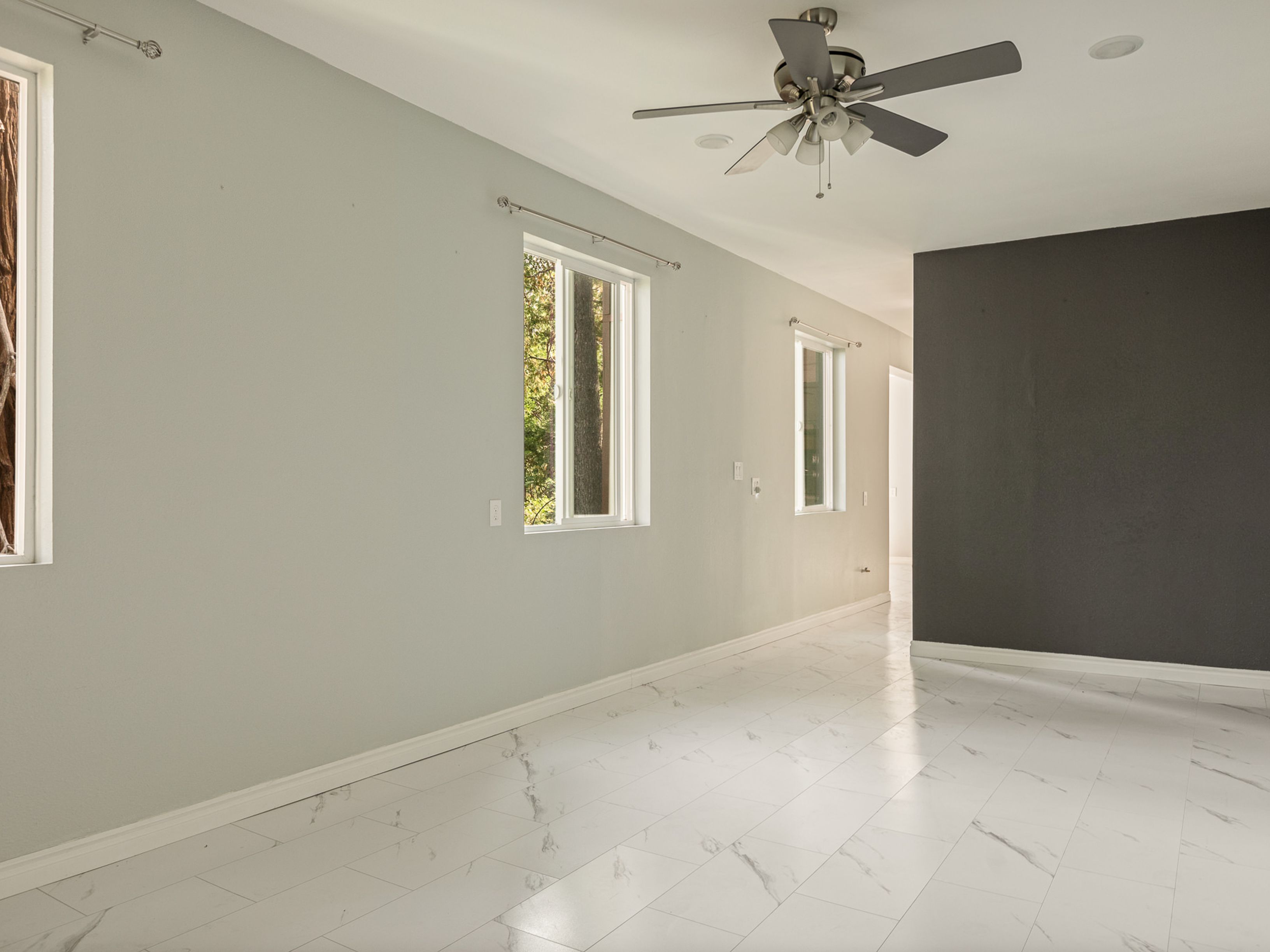  24244 Altdorf Drive, Crestline, CA 92325 - 物件實景