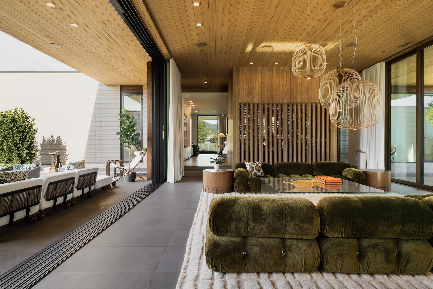  Single-Level Modern at Old Ranch Road Surrounded by Meadow and Mountain Views - 物件實景