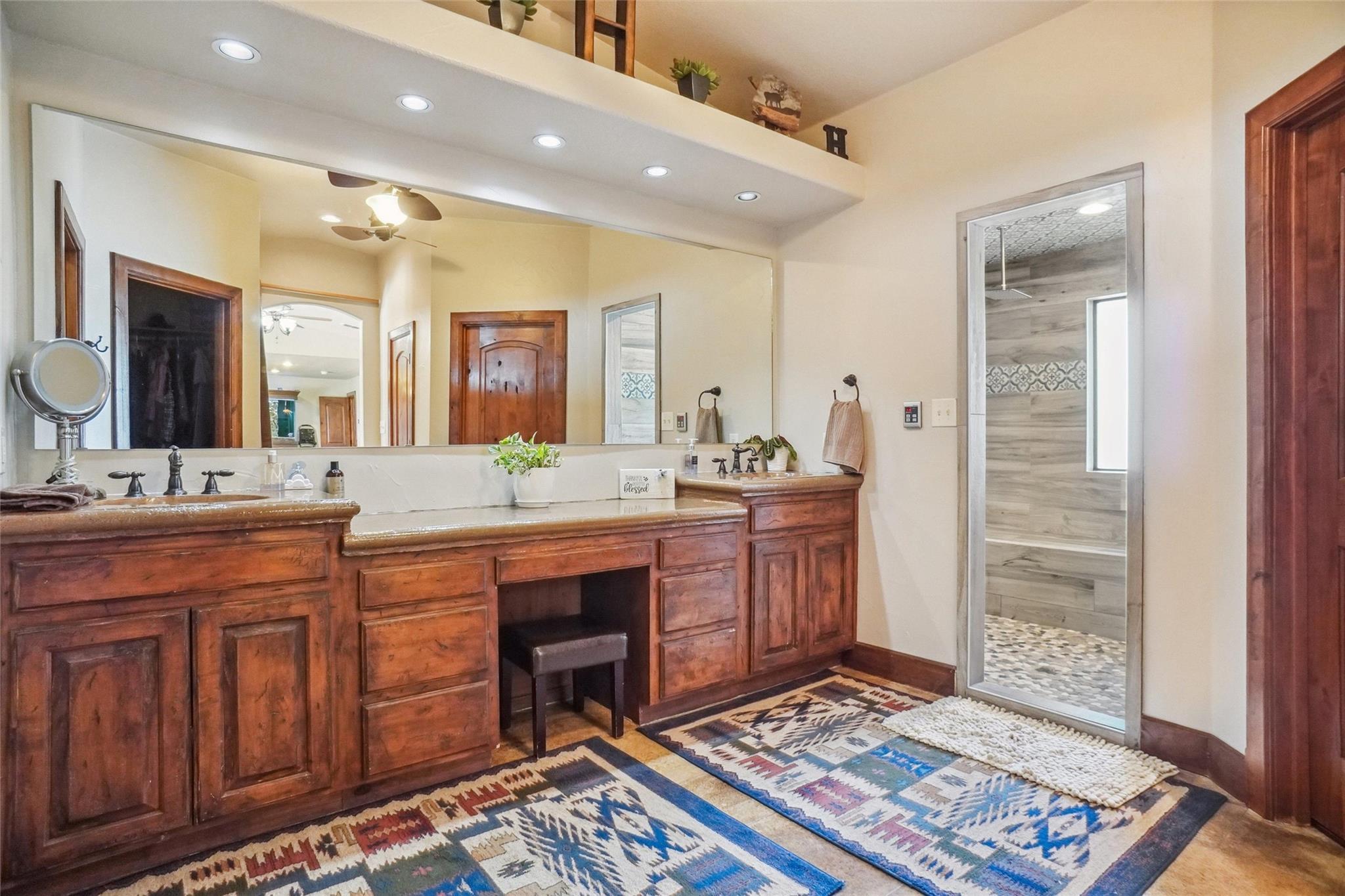 Decatur, Texas, 76234, United States, 7 Bedrooms Bedrooms, ,6 BathroomsBathrooms,Residential,For Sale,1976001