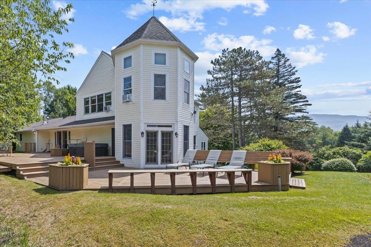 Stowe, Vermont, 05672, United States, 4 Bedrooms Bedrooms, ,3 BathroomsBathrooms,Residential,For Sale,1890997