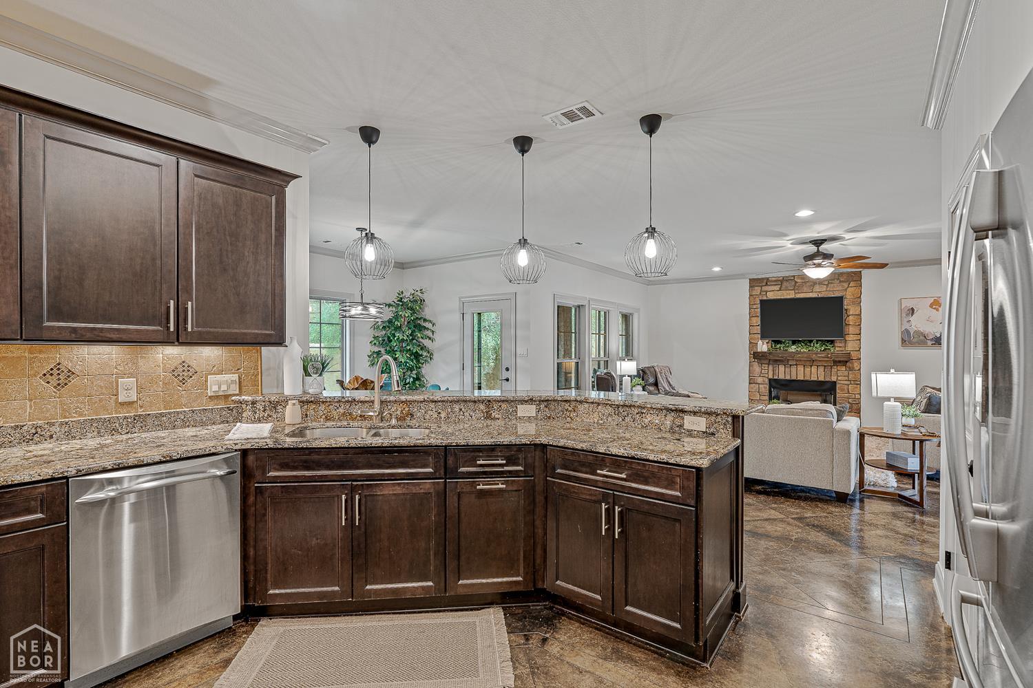 Jonesboro, Arkansas, 72405, United States, ,3 BathroomsBathrooms,Residential,For Sale,1992369