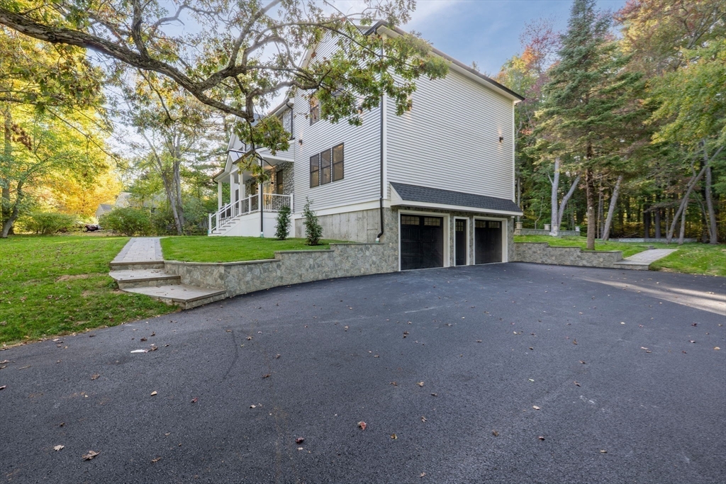Bedford, Massachusetts, 01730, United States, 4 Bedrooms Bedrooms, ,5 BathroomsBathrooms,Residential,For Sale,1984160