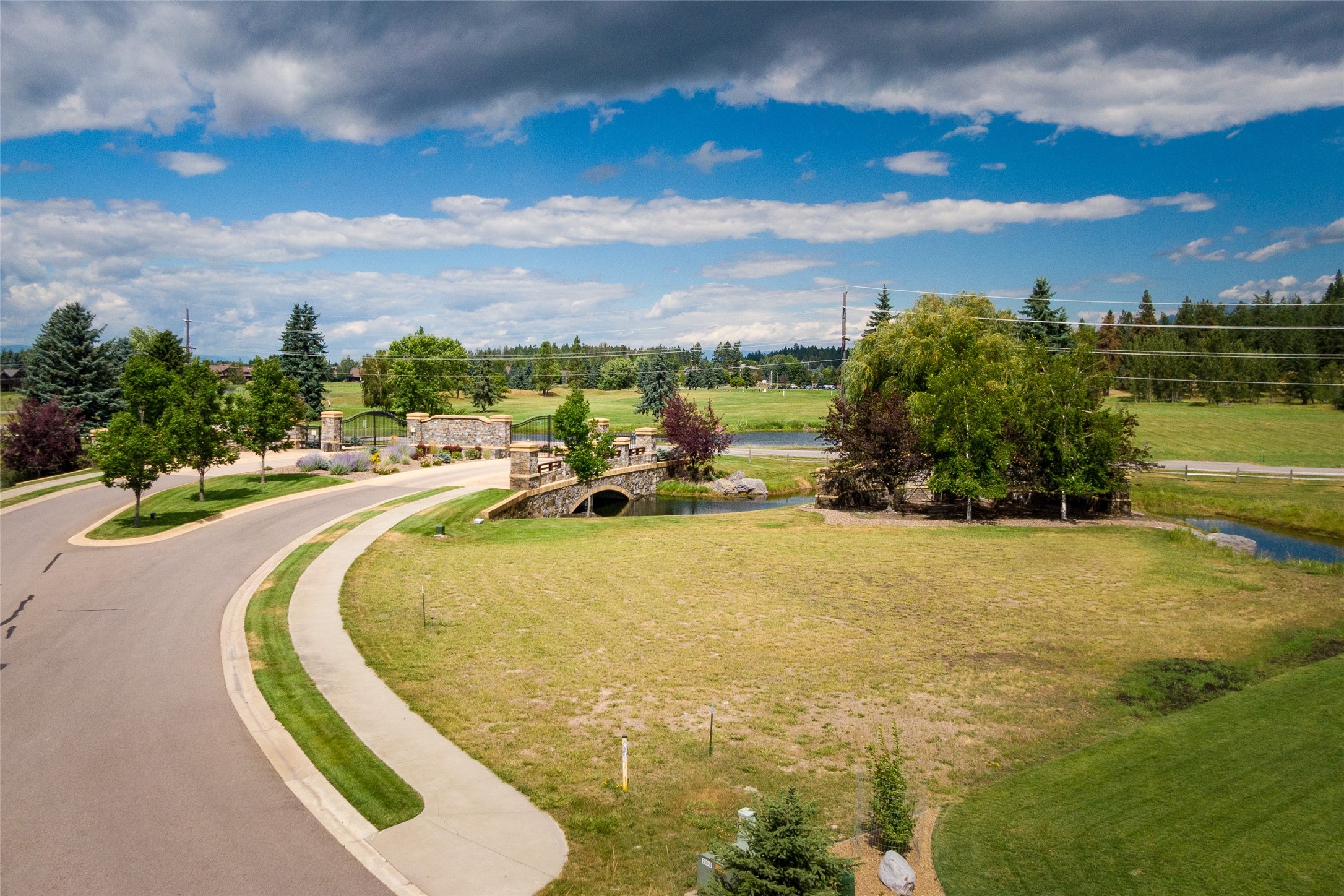  1001 Lake Pointe Drive - 物件實景