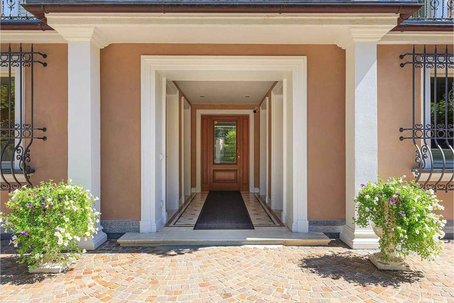  Majestic classic villa in dominant position - 物件實景