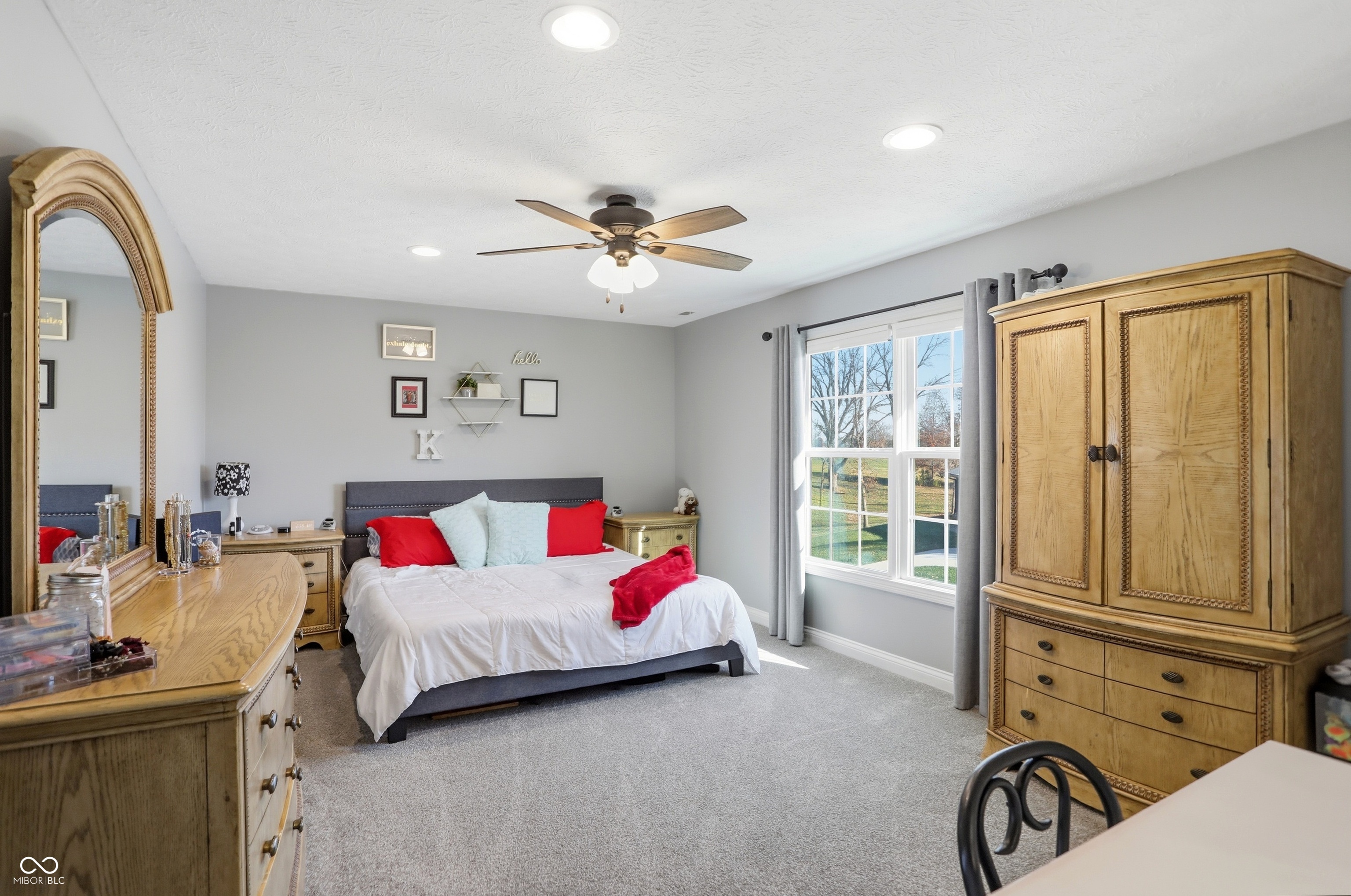 Bargersville, Indiana, 46106, United States, 5 Bedrooms Bedrooms, ,6 BathroomsBathrooms,Residential,For Sale,1992401