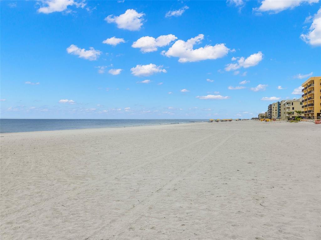 St Petersburg, Florida, 33708, United States, 2 Bedrooms Bedrooms, ,2 BathroomsBathrooms,Residential,For Sale,1950860