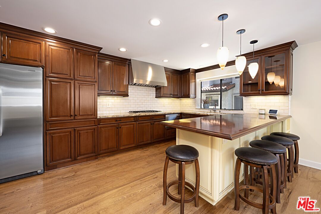 Pacific Palisades, California, 90272, United States, 3 Bedrooms Bedrooms, ,2 BathroomsBathrooms,Residential,For Sale,1926101
