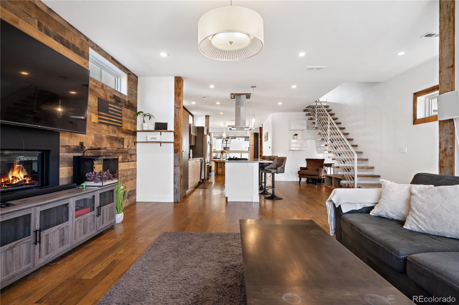 Denver, Colorado, 80211, United States, 5 Bedrooms Bedrooms, ,4 BathroomsBathrooms,Residential,For Sale,1885394