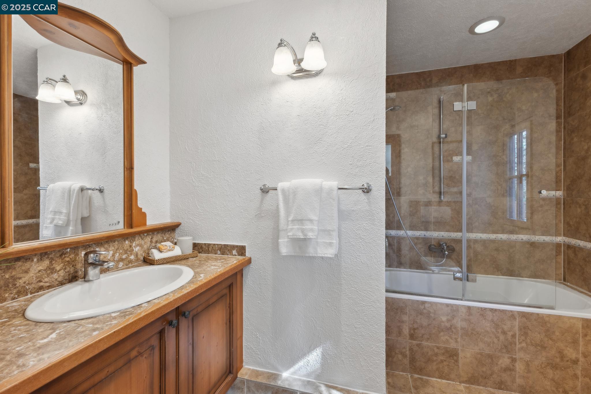 Orinda, California, 94563, United States, 4 Bedrooms Bedrooms, ,3 BathroomsBathrooms,Residential,For Sale,1804966