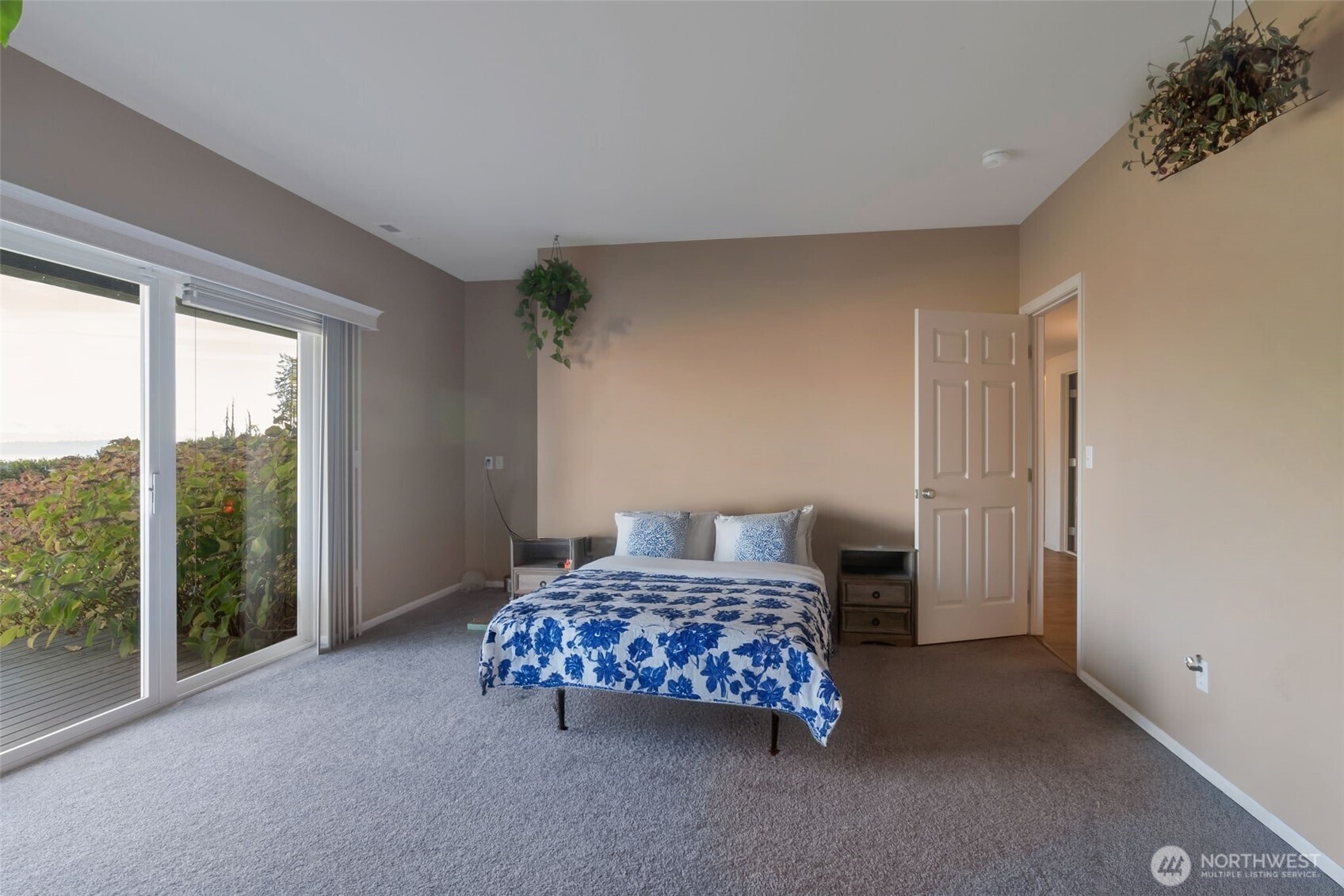 Clinton, Washington, 98236, United States, 4 Bedrooms Bedrooms, ,3 BathroomsBathrooms,Residential,For Sale,1990497