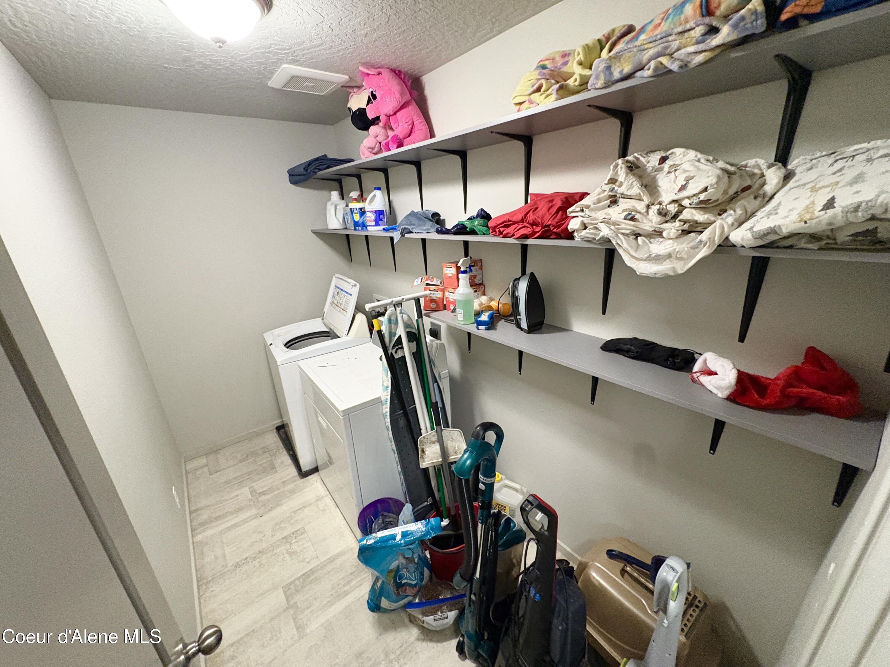 Post Falls, Idaho, 83854, United States, 3 Bedrooms Bedrooms, ,3 BathroomsBathrooms,Residential,For Sale,1998715