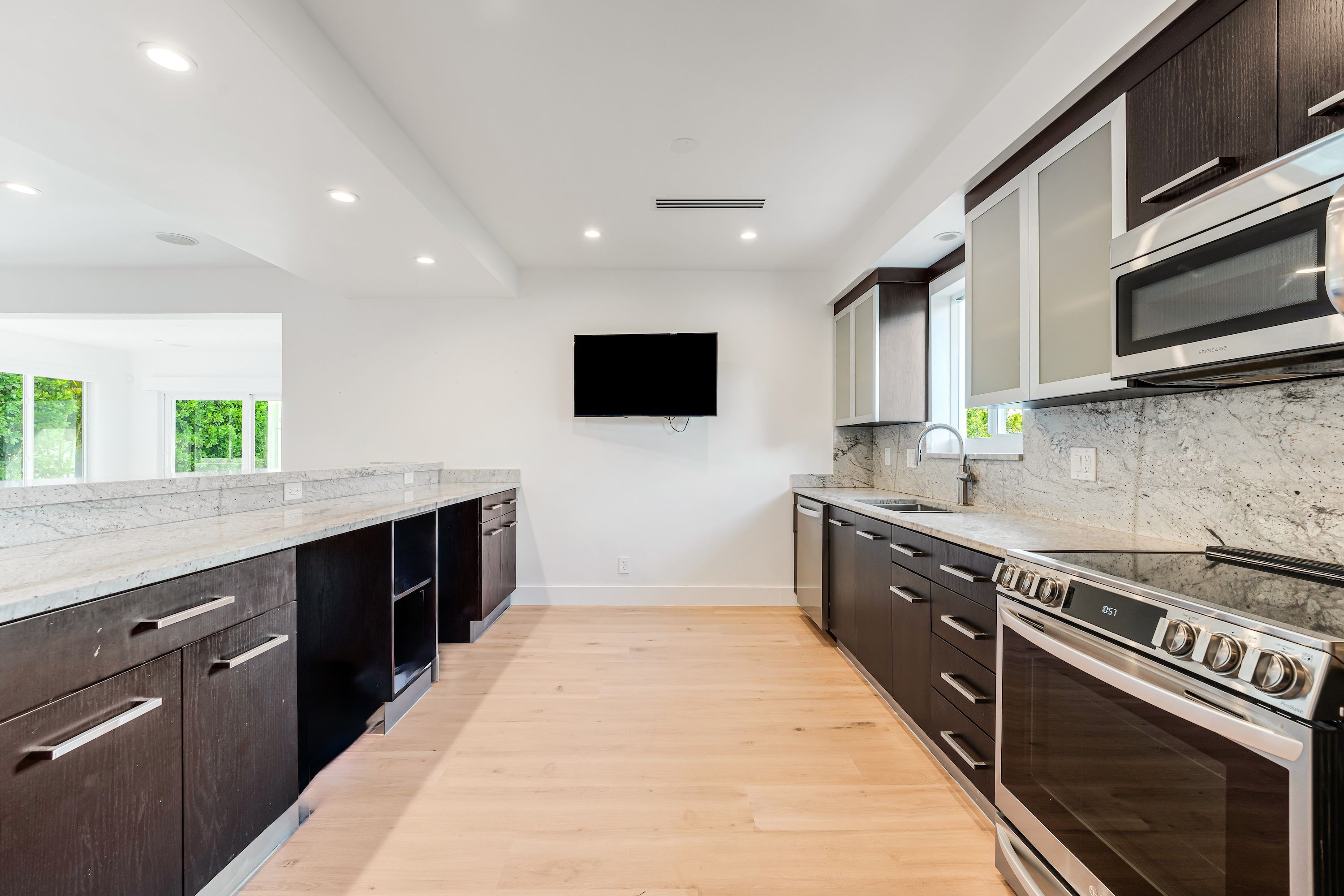  740 S Shore Dr, Miami Beach, FL, 33141 - 物件實景