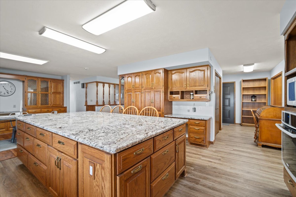Saunemin, Illinois, 61769, United States, 4 Bedrooms Bedrooms, ,4 BathroomsBathrooms,Residential,For Sale,1958383