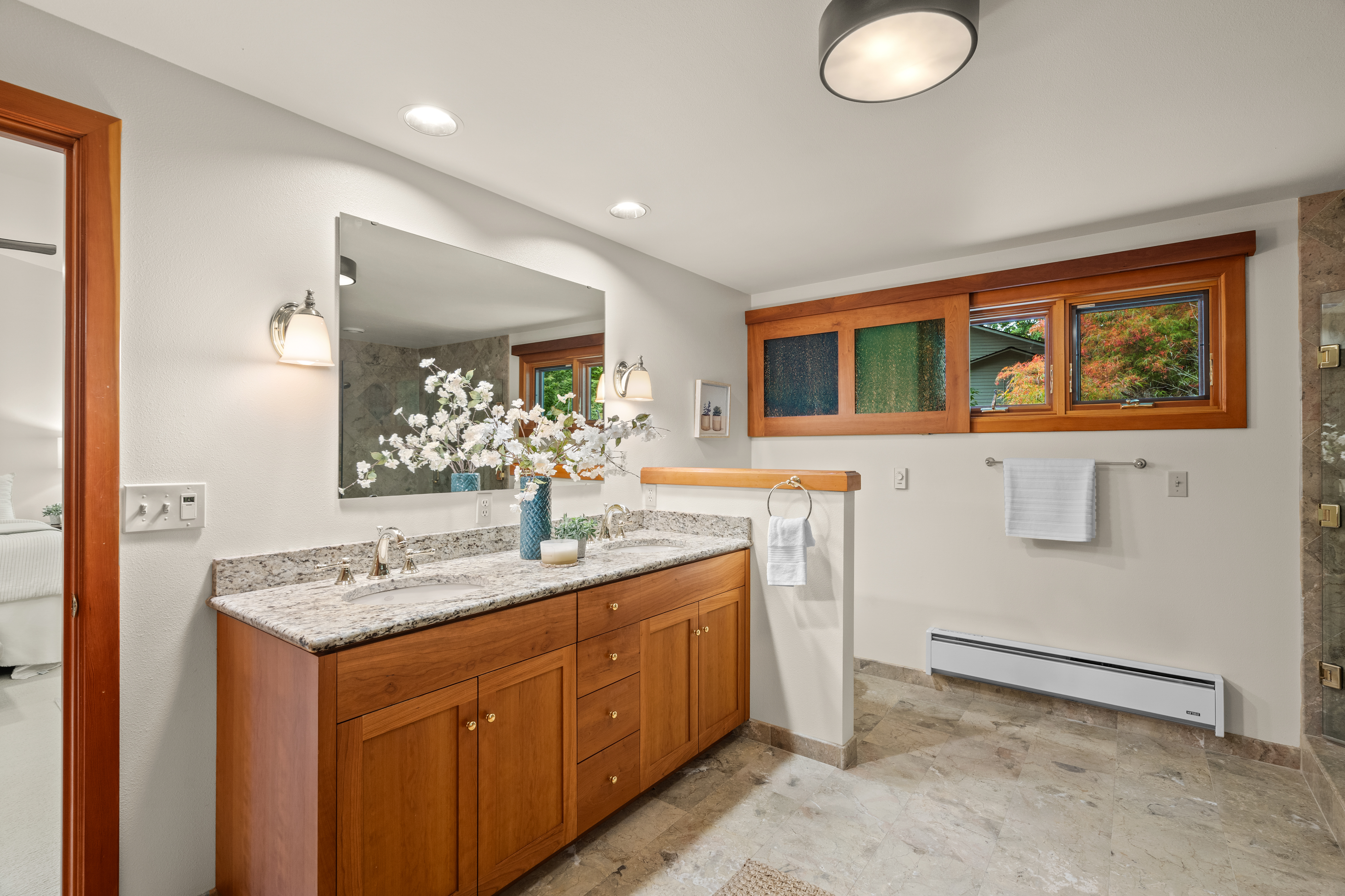  9796 NE Murden Cove Dr, Bainbridge Island, WA 98110 - 物件實景