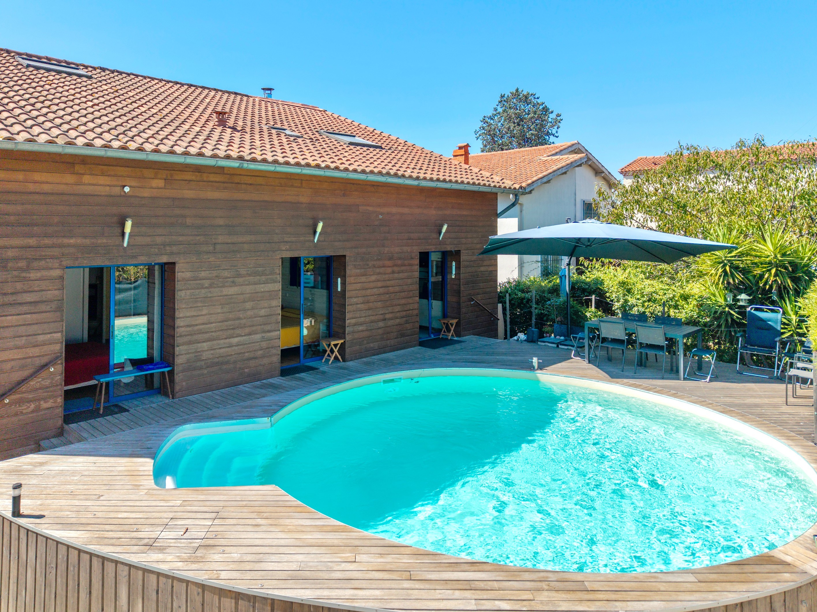  Architect-designed villa with a “seaside” feel, featuring a pool and a separate… - 物件實景