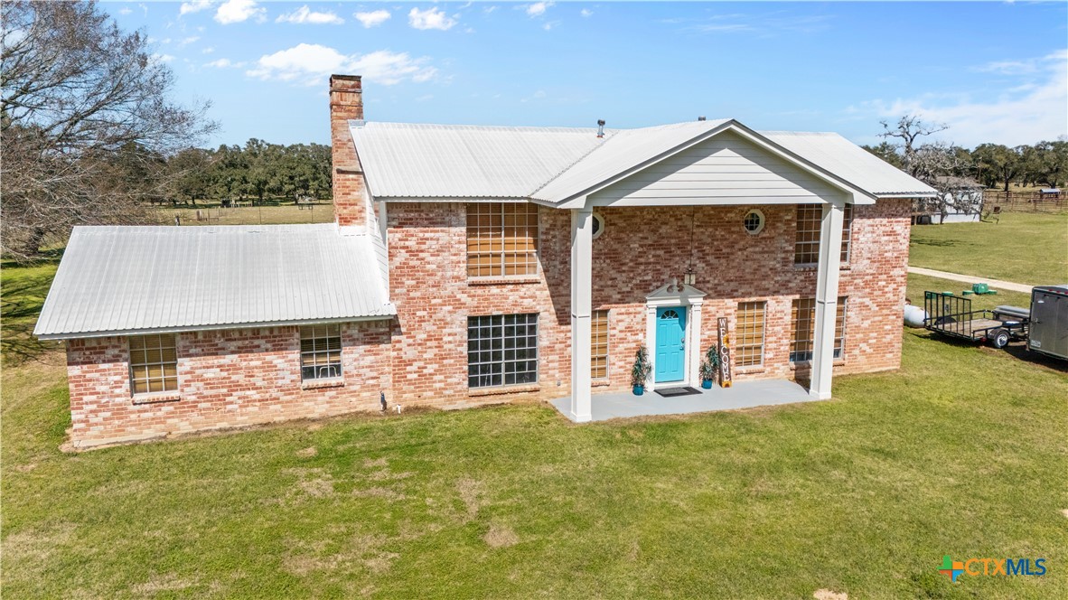 Hallettsville, Texas, 77964, United States, 4 Bedrooms Bedrooms, ,3 BathroomsBathrooms,Residential,For Sale,1988312