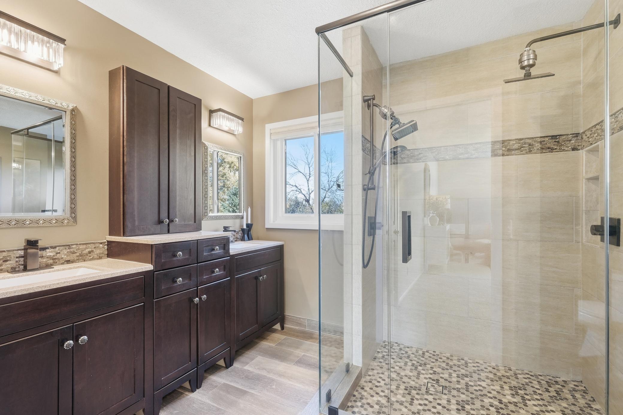 Woodbury, Minnesota, 55125, United States, 4 Bedrooms Bedrooms, ,2 BathroomsBathrooms,Residential,For Sale,1991775