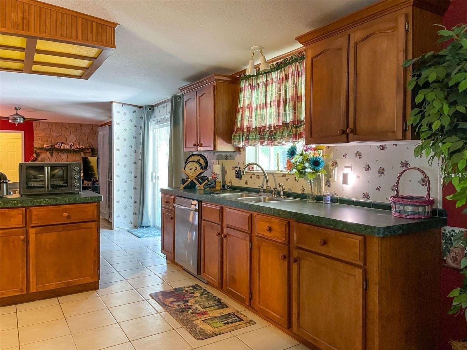 KATHLEEN, Florida, 33849, United States, 4 Bedrooms Bedrooms, ,3 BathroomsBathrooms,Residential,For Sale,1935100