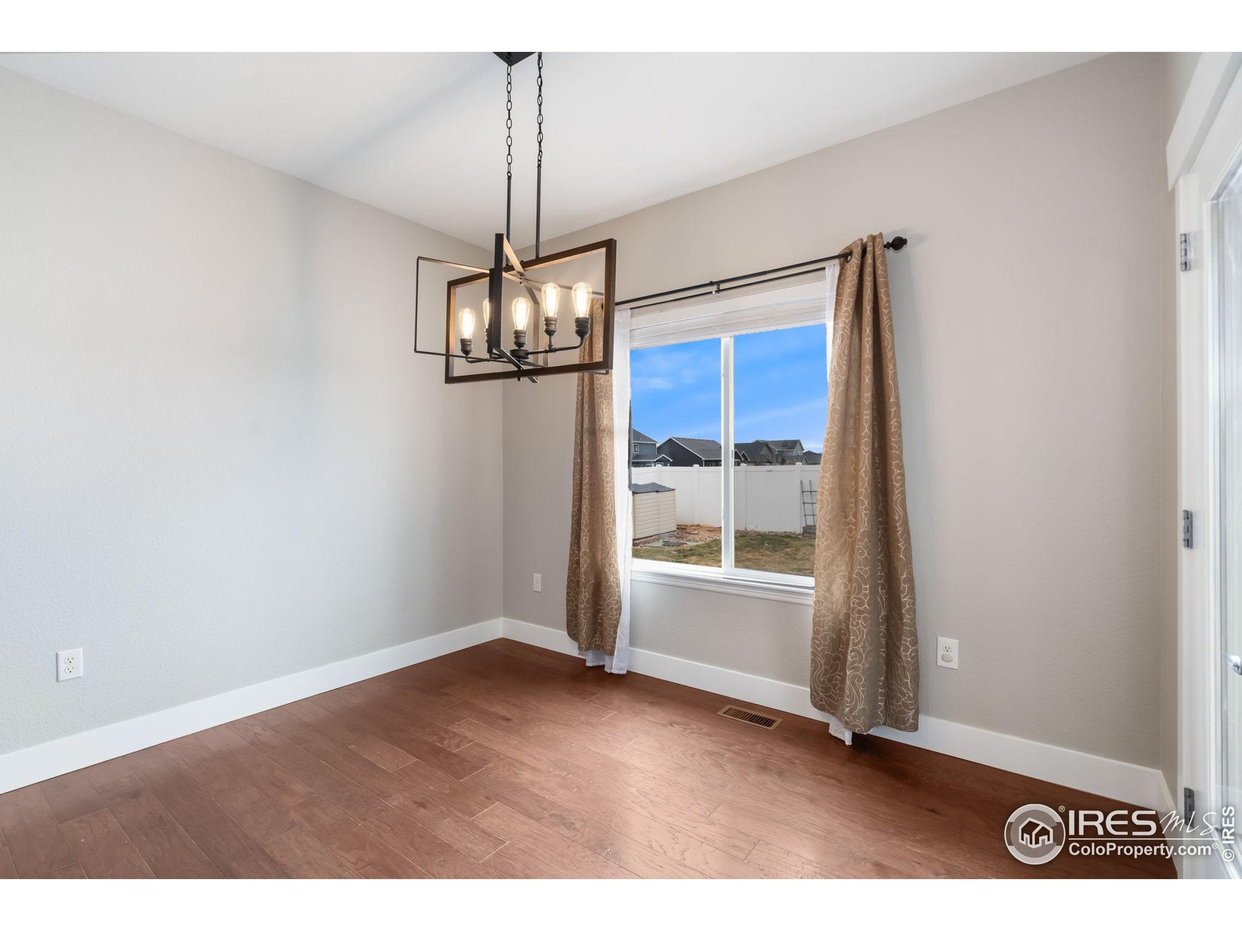 Windsor, Colorado, 80550, United States, 5 Bedrooms Bedrooms, ,4 BathroomsBathrooms,Residential,For Sale,1938748