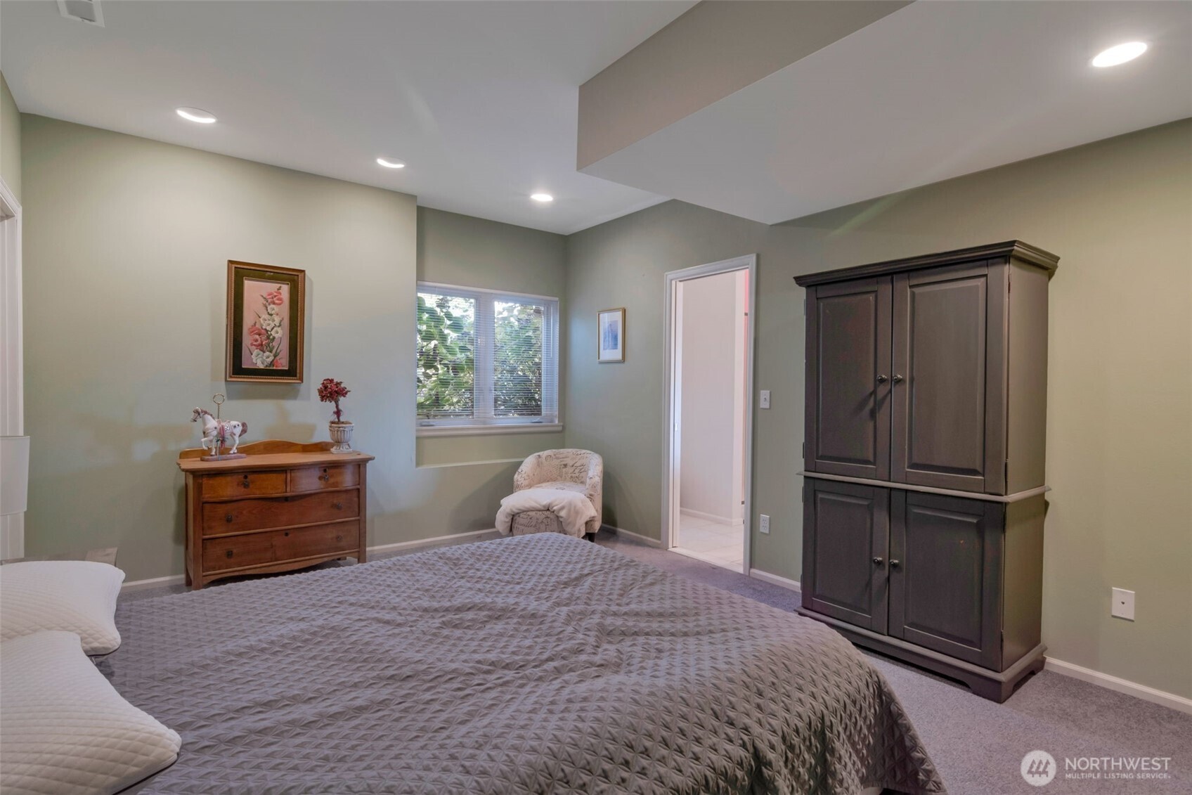 Clinton, Washington, 98236, United States, 4 Bedrooms Bedrooms, ,3 BathroomsBathrooms,Residential,For Sale,1990497