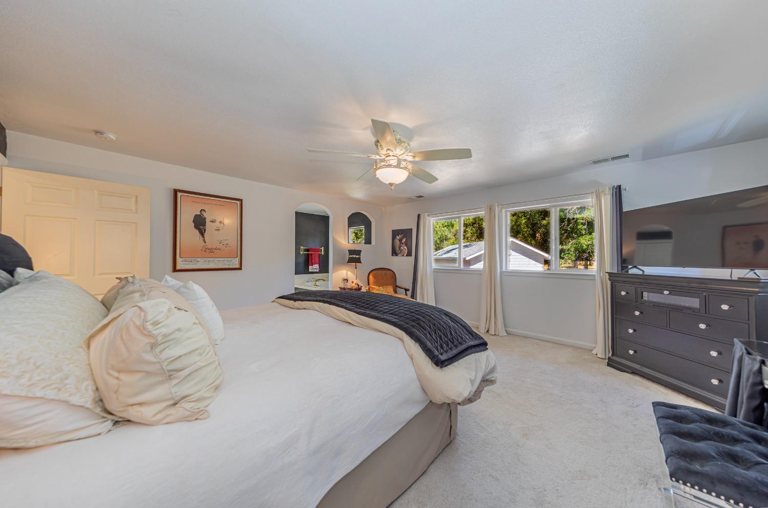 Ahwahnee, California, 93601, United States, 4 Bedrooms Bedrooms, ,3 BathroomsBathrooms,Residential,For Sale,1978318