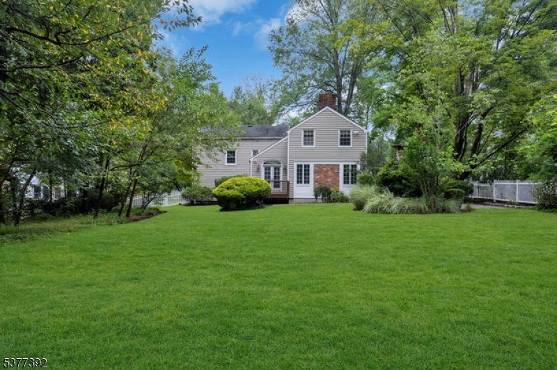 Chatham Twp., New Jersey, 07928, United States, 4 Bedrooms Bedrooms, ,3 BathroomsBathrooms,Residential,For Sale,1926166