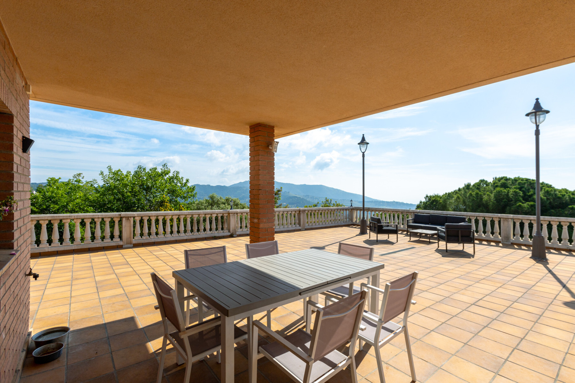  Elegant and stately residence with the best views. - 物件實景