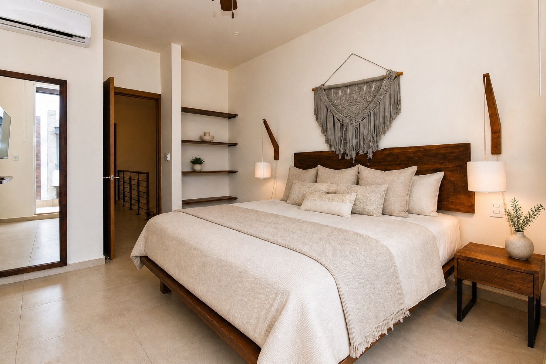  Modern Three-Bedroom Home in Selvanova Coto 3B - 物件實景