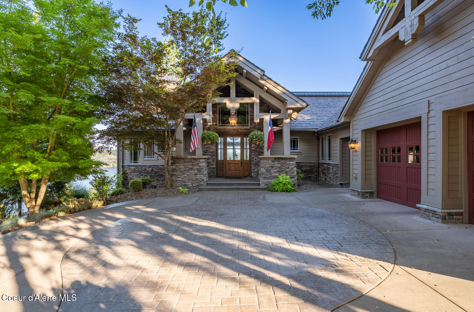 Coeur d'Alene, Idaho, 83814, United States, 4 Bedrooms Bedrooms, ,4 BathroomsBathrooms,Residential,For Sale,1909432
