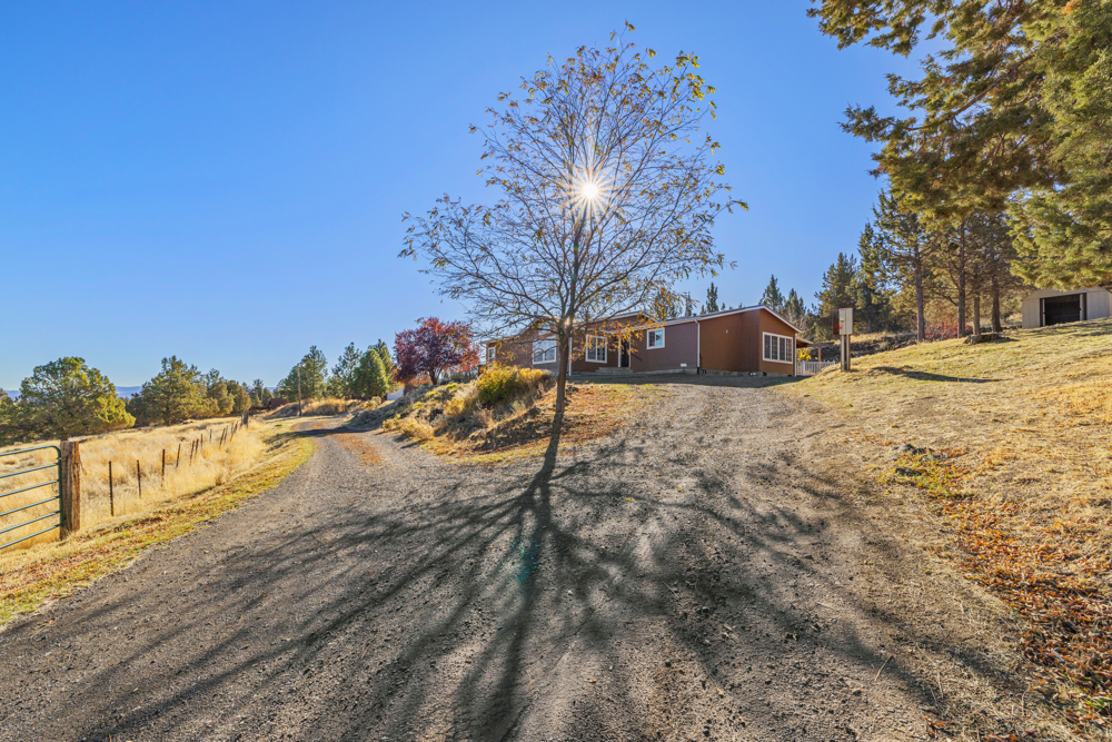 KLAMATH FALLS, Oregon, 97603, United States, 3 Bedrooms Bedrooms, ,2 BathroomsBathrooms,Residential,For Sale,1984310