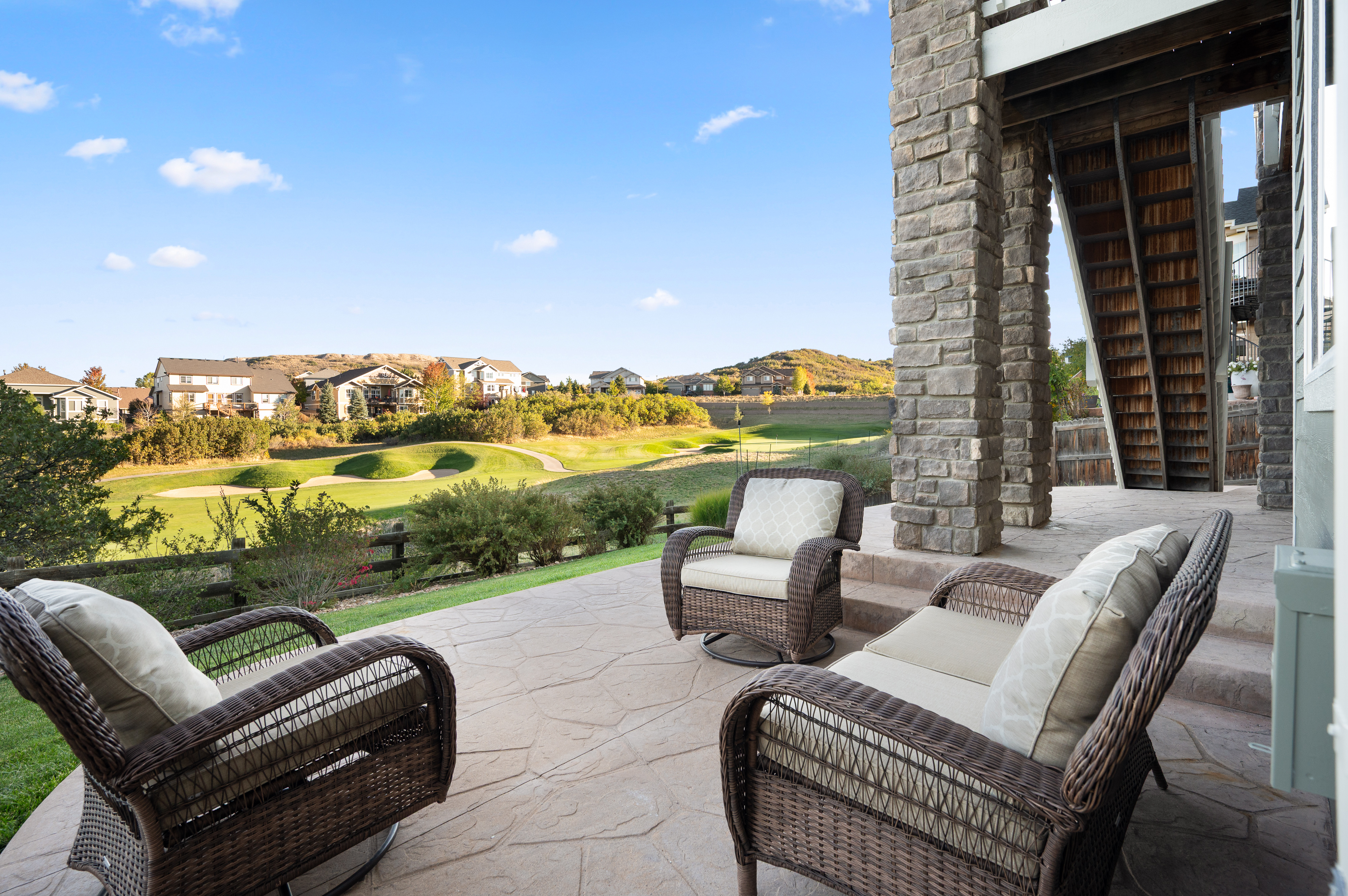  Red Hawk Ridge Fairway Home with Massive Island Kitchen & Walk-Out Golf Entertai - 物件實景