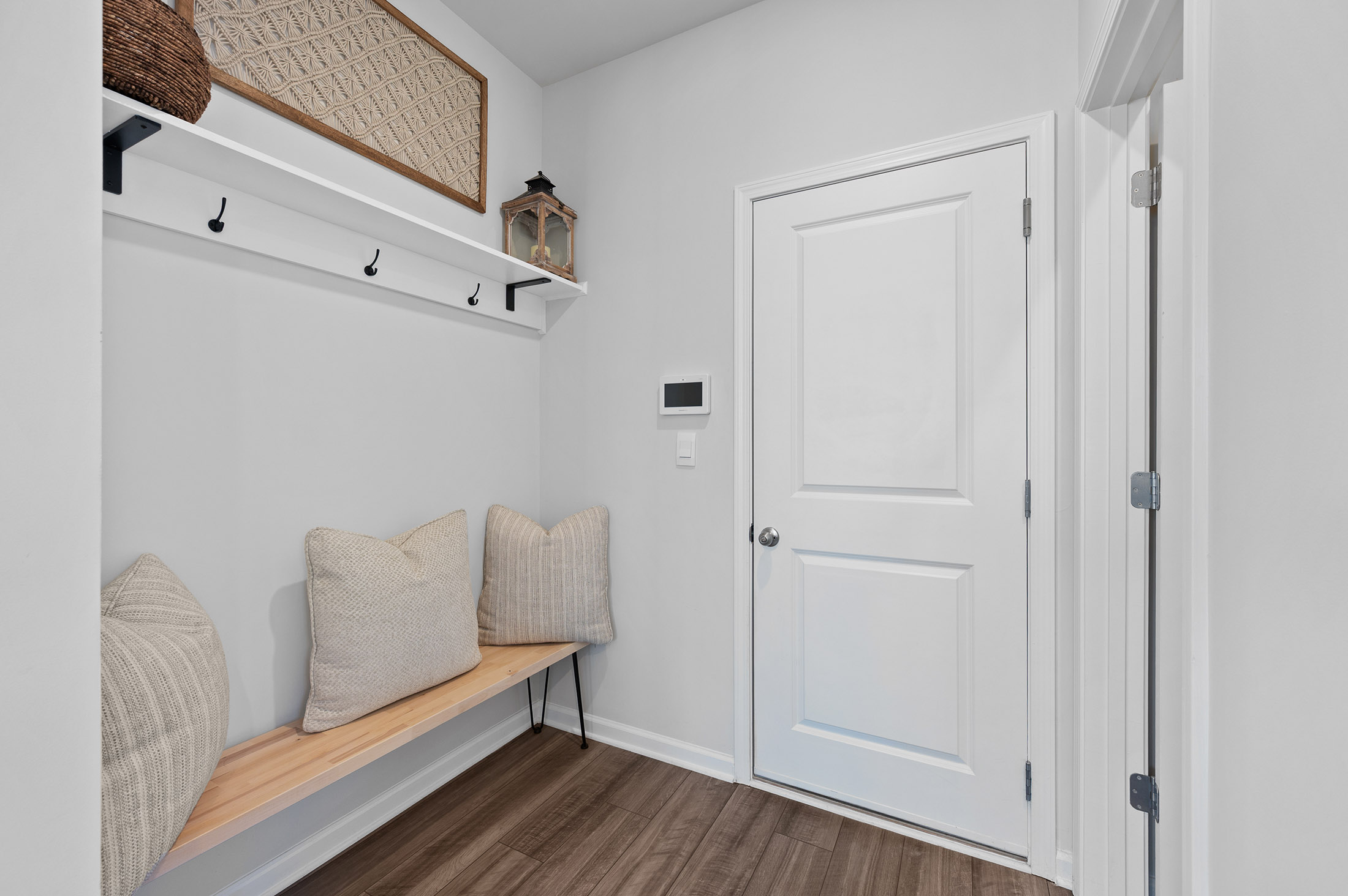  Move-In-Ready Living with a Home Office and Media Loft - 物件實景