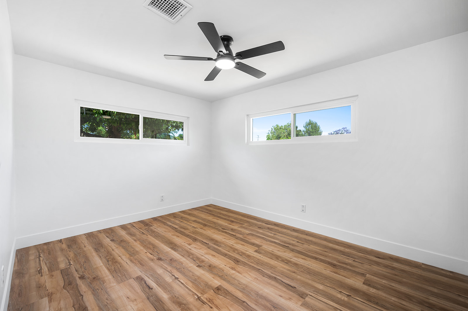 Rialto, California, 92376, United States, 4 Bedrooms Bedrooms, ,2 BathroomsBathrooms,Residential,For Sale,1878686