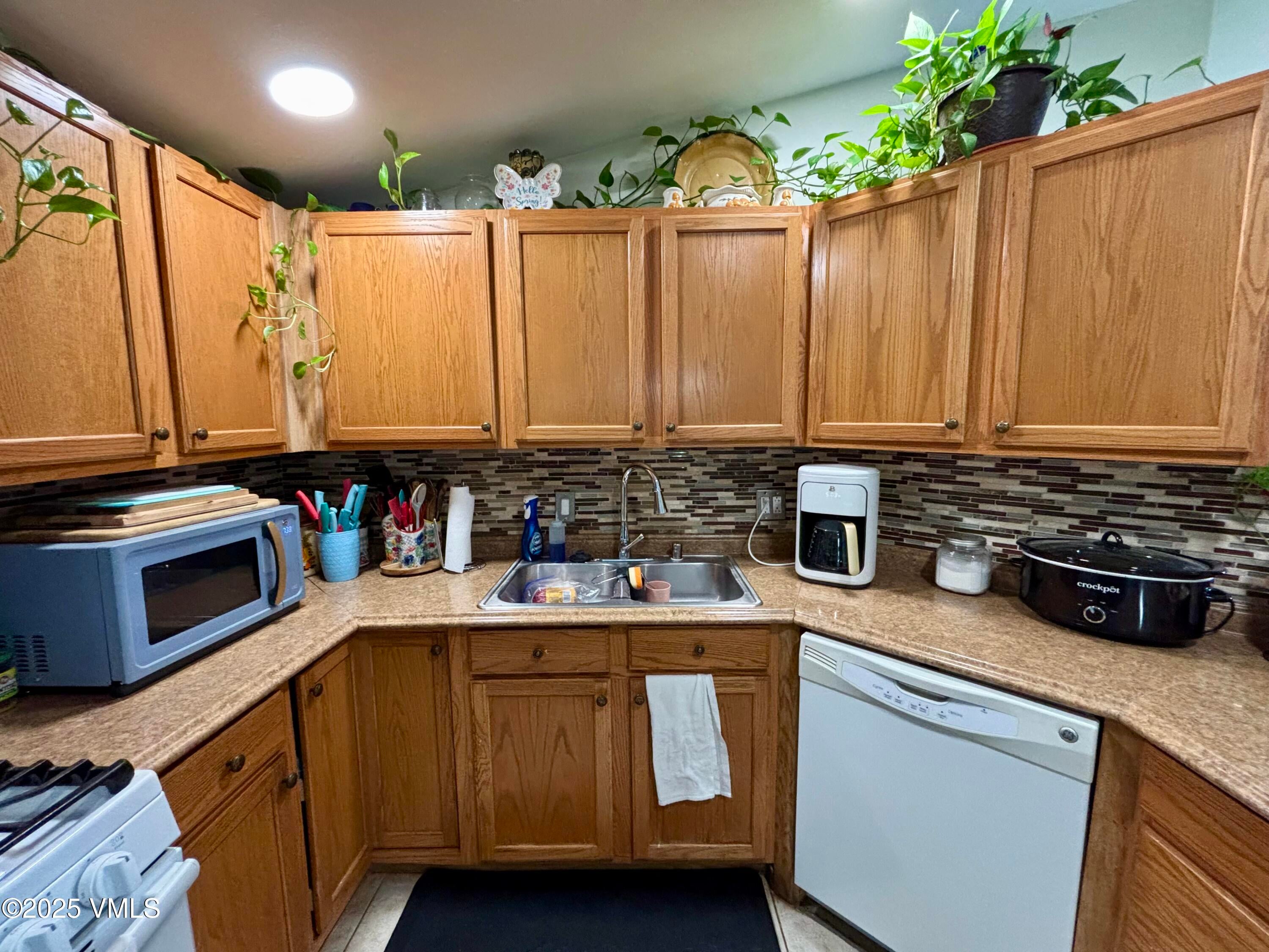 Gypsum, Colorado, 81637, United States, 3 Bedrooms Bedrooms, ,2 BathroomsBathrooms,Residential,For Sale,1986090