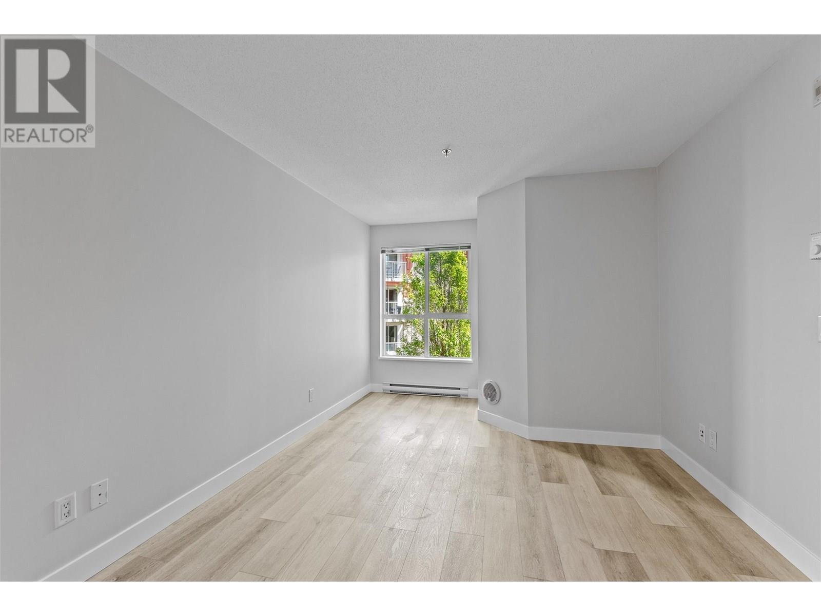 KELOWNA, British Columbia, V1Y 9Z1, CA, 2 Bedrooms Bedrooms, ,2 BathroomsBathrooms,Residential,For Sale,1895664