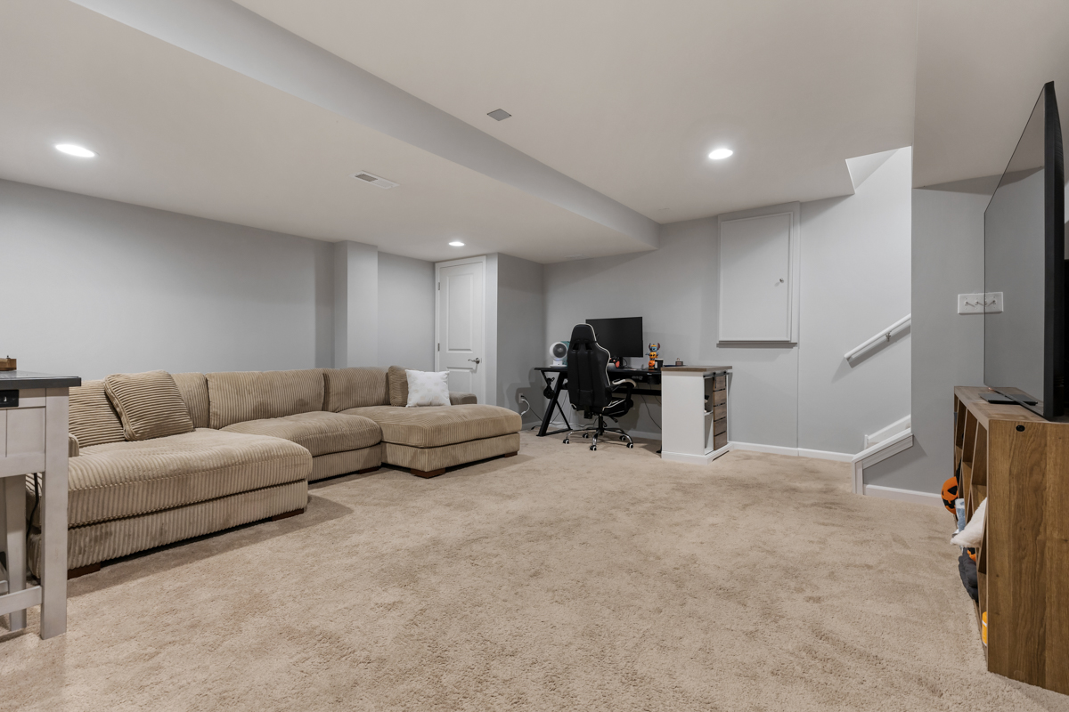 Elburn, Illinois, 60119, United States, 5 Bedrooms Bedrooms, ,4 BathroomsBathrooms,Residential,For Sale,1992402