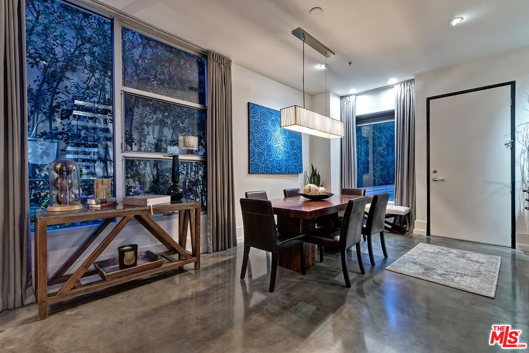 West Hollywood, California, 90069, United States, 2 Bedrooms Bedrooms, ,2 BathroomsBathrooms,Residential,For Sale,1760061