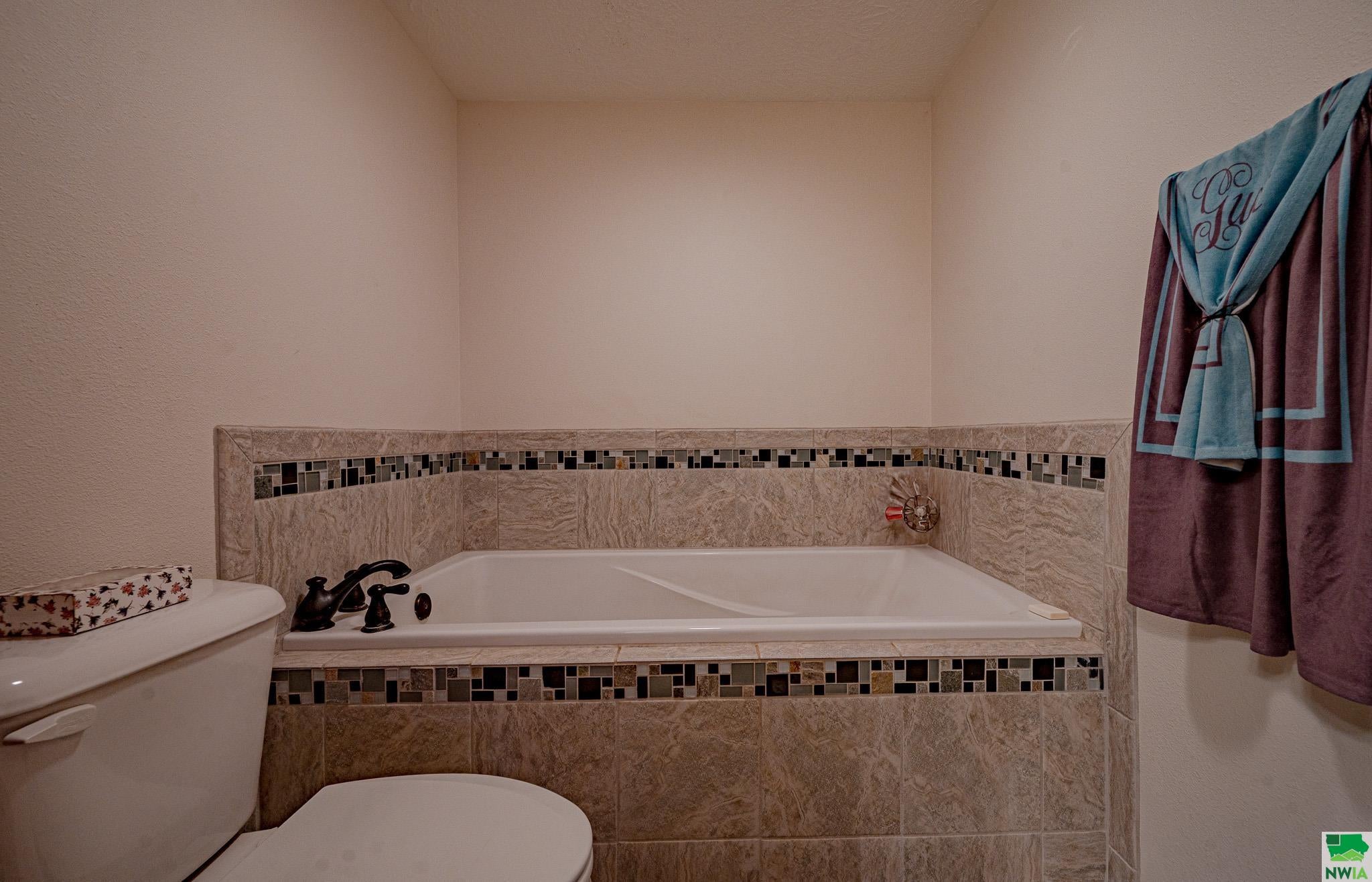 South Sioux City, Nebraska, 68776, United States, 4 Bedrooms Bedrooms, ,3 BathroomsBathrooms,Residential,For Sale,1973748