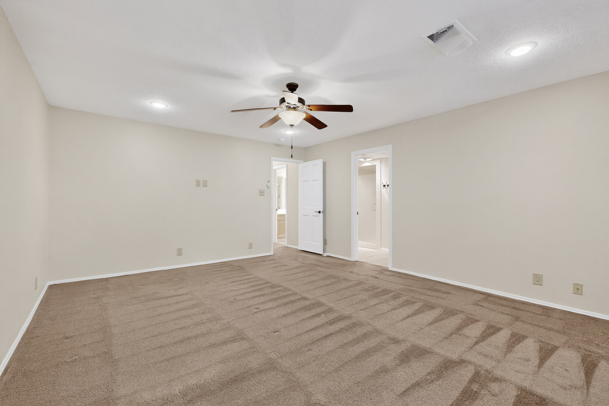 Albuquerque, New Mexico, 87109, United States, 4 Bedrooms Bedrooms, ,3 BathroomsBathrooms,Residential,For Sale,1985766