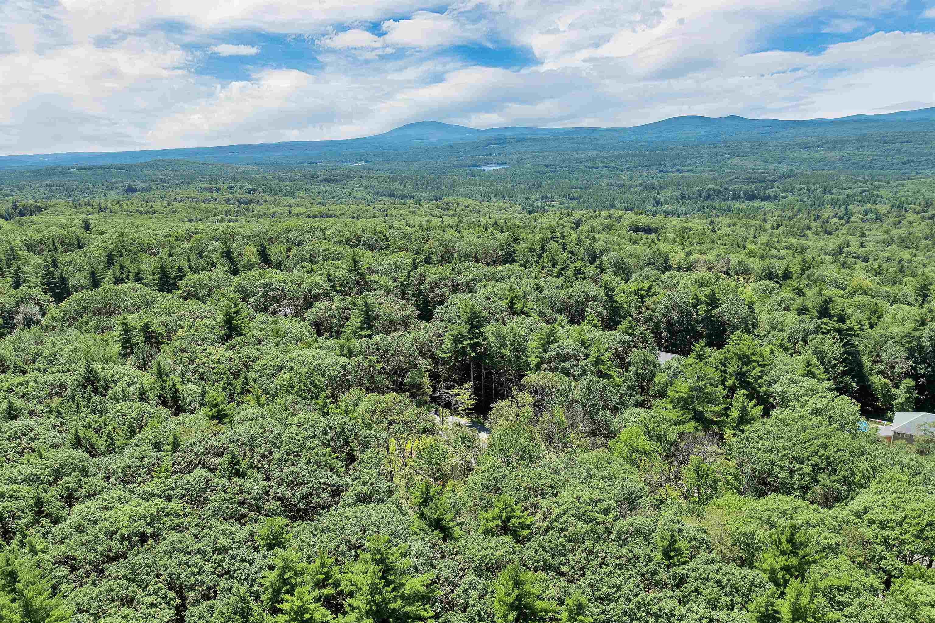 Bennington, New Hampshire, 03442, United States, 3 Bedrooms Bedrooms, ,2 BathroomsBathrooms,Residential,For Sale,1898255