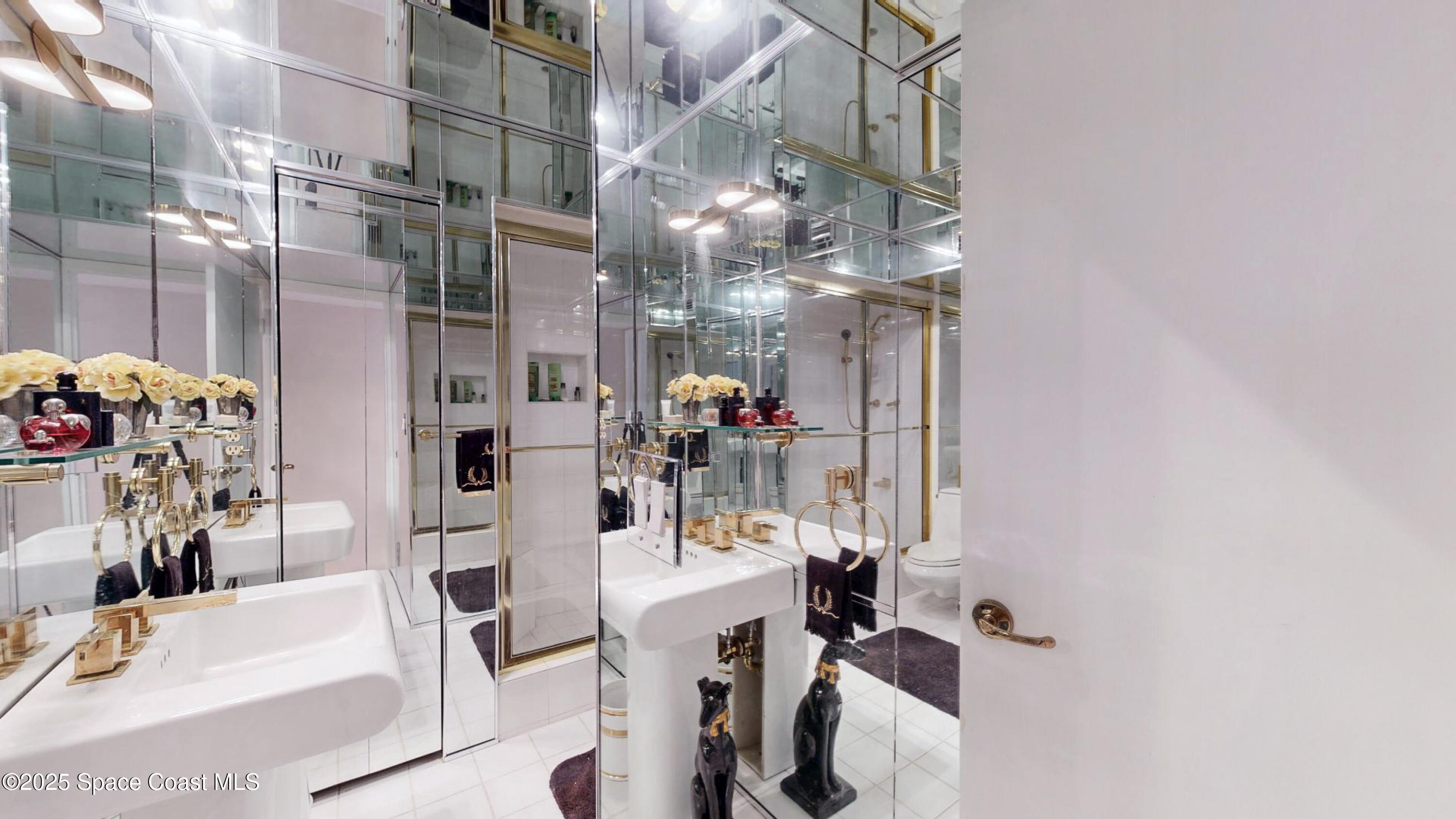 Cocoa Beach, Florida, 32931, United States, 2 Bedrooms Bedrooms, ,2 BathroomsBathrooms,Residential,For Sale,1991953