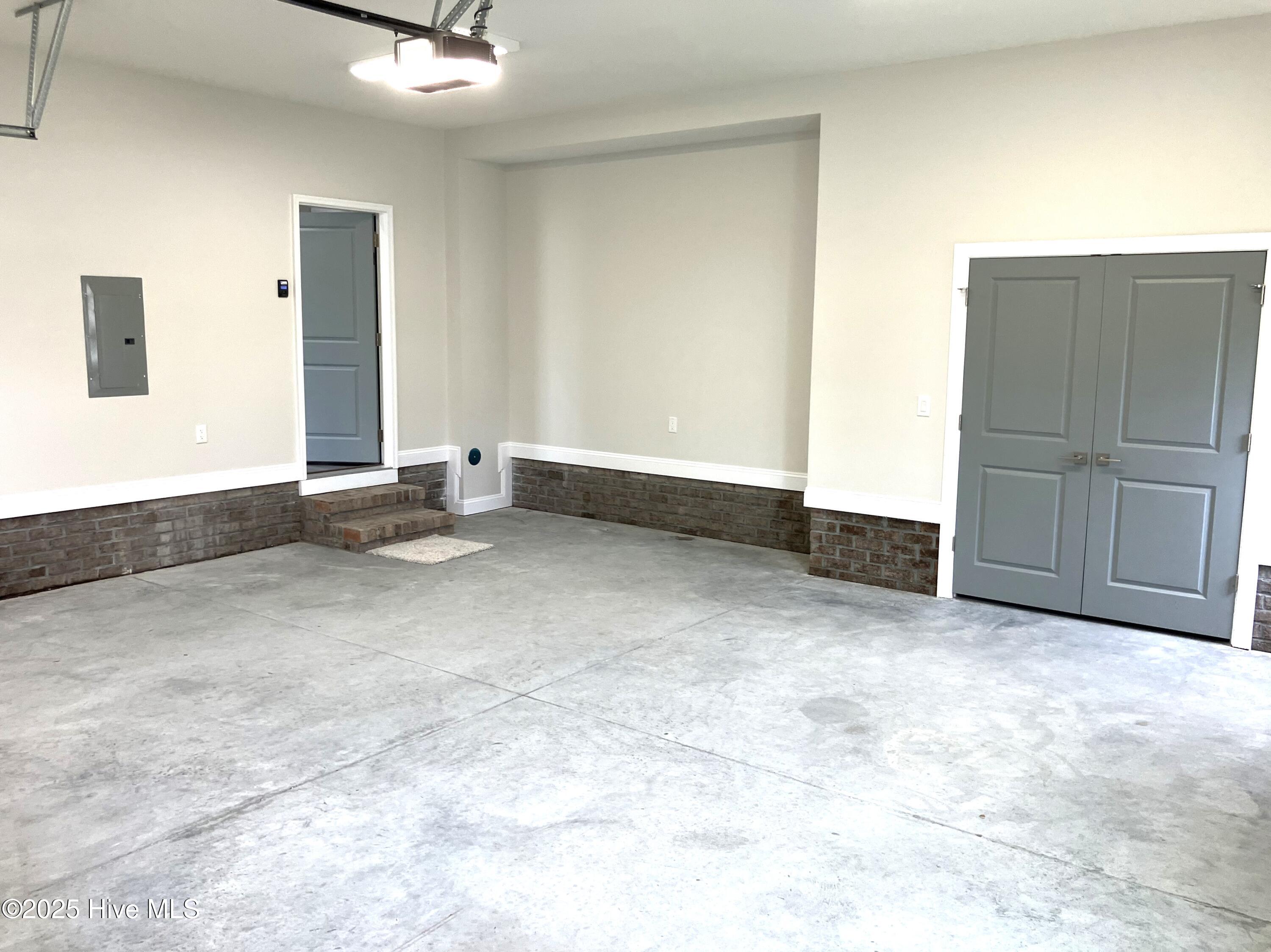 Jacksonville, North Carolina, 28546, United States, 5 Bedrooms Bedrooms, ,4 BathroomsBathrooms,Residential,For Sale,1872875
